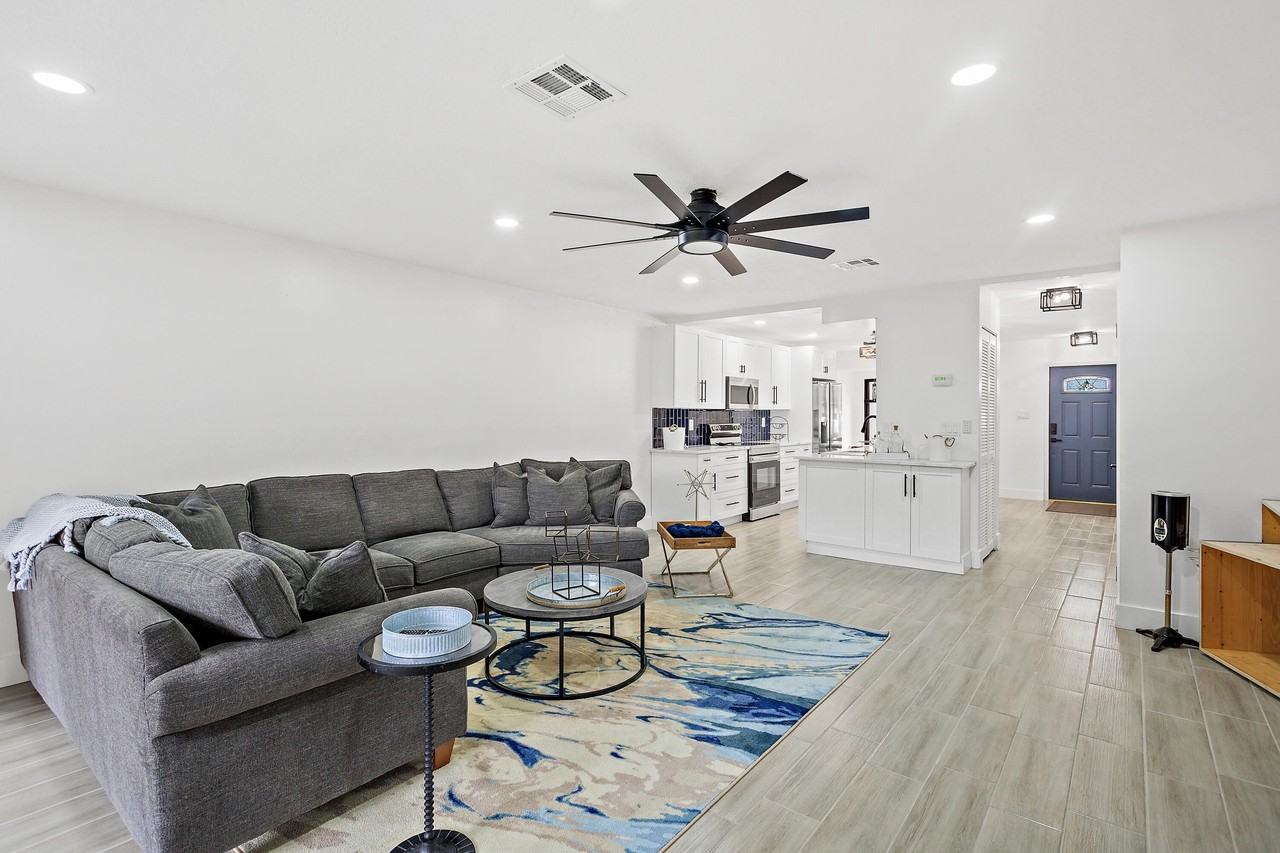 12726 Peconic Ct - Photo 6 of 22