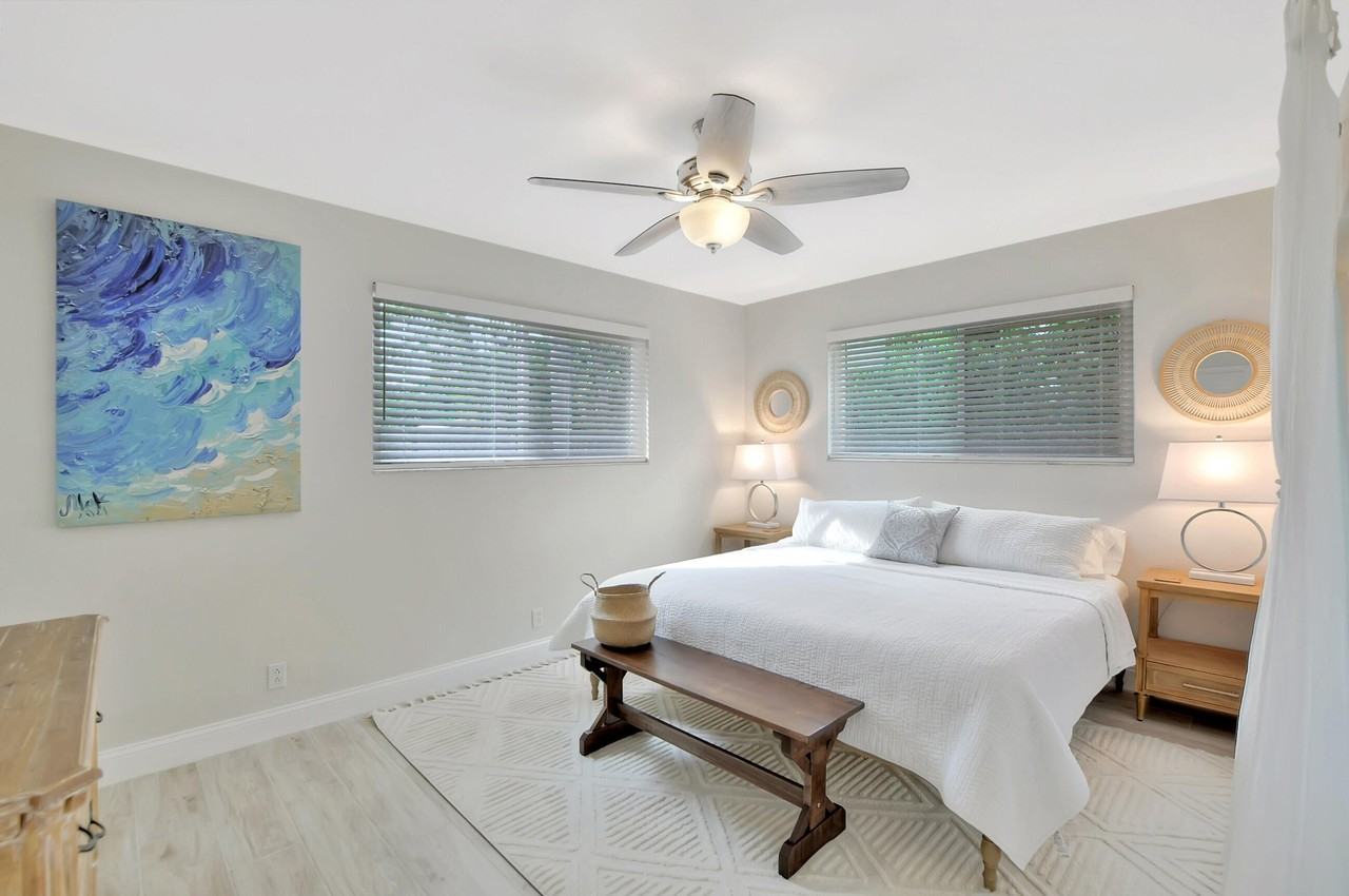 1133 Sw 7th St - Photo 4 of 20