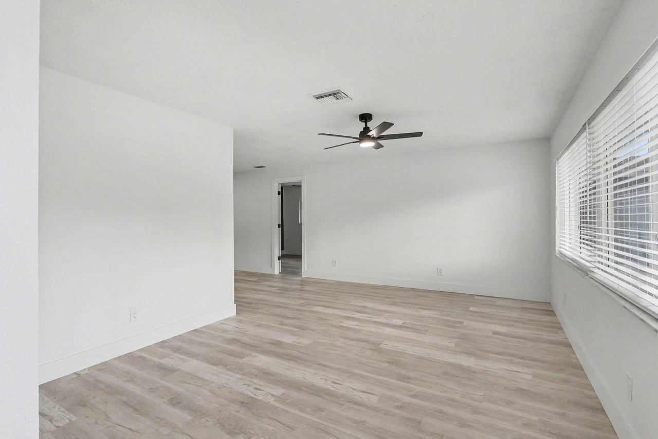 5311 Woodland Dr - Photo 4 of 21