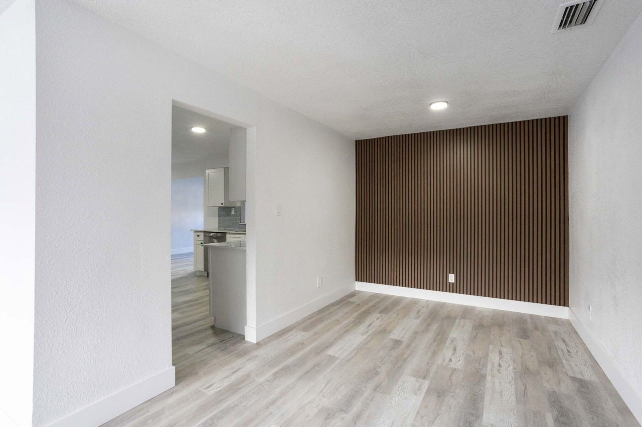 5311 Woodland Dr - Photo 6 of 21