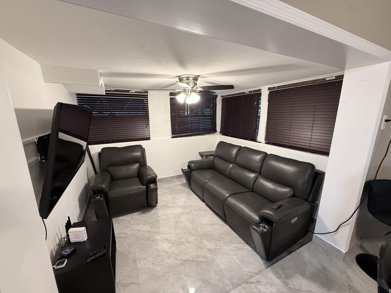 1382 Ne 28th St - Photo 6 of 24