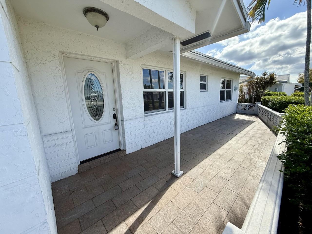 1504 Sw 18th St - Photo 2 of 24