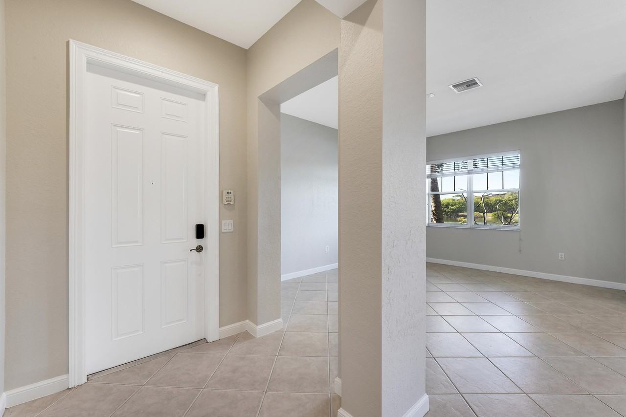 881 Marina Del Ray Ln #1 - Photo 5 of 26