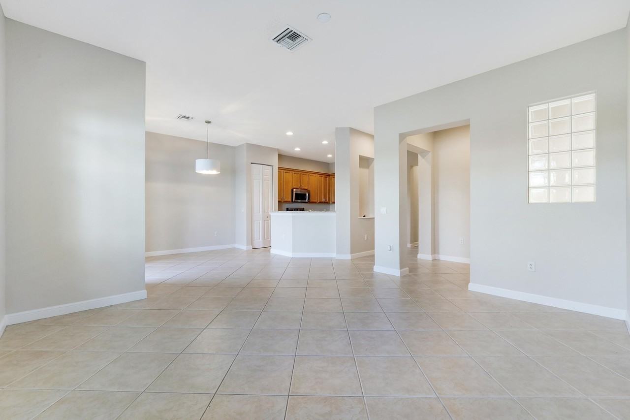 881 Marina Del Ray Ln #1 - Photo 6 of 26