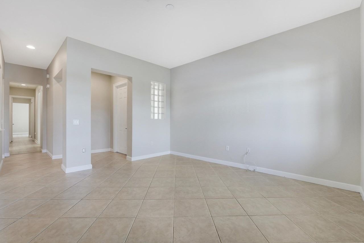 881 Marina Del Ray Ln #1 - Photo 7 of 26