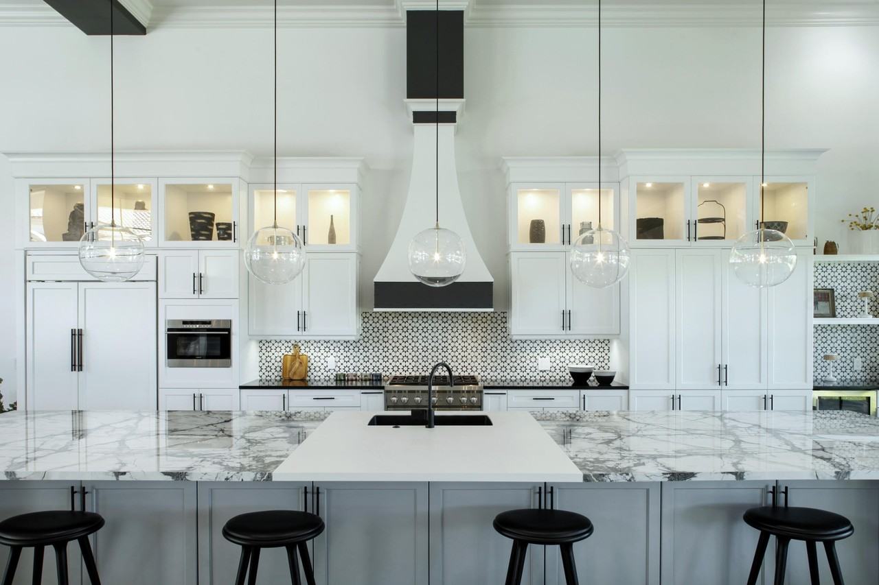 2555 Nw 59th St - Photo 2 of 33