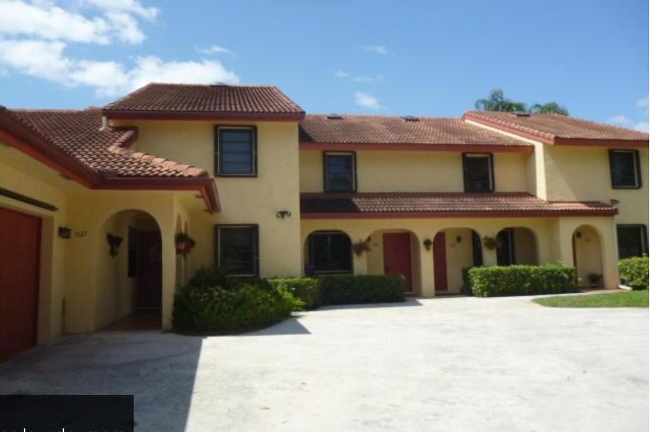 1627 Hawthorne Pl #1623 - Photo 4 of 4