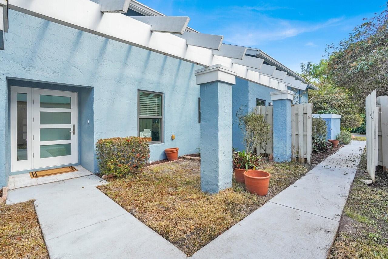 940 Rainberry Lake Dr - Photo 4 of 44