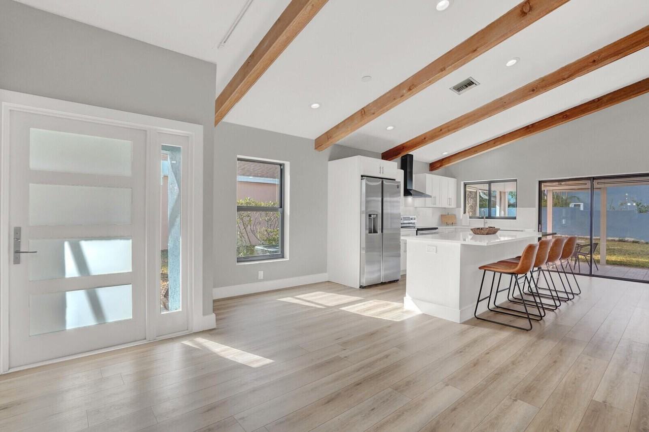 940 Rainberry Lake Dr - Photo 6 of 44