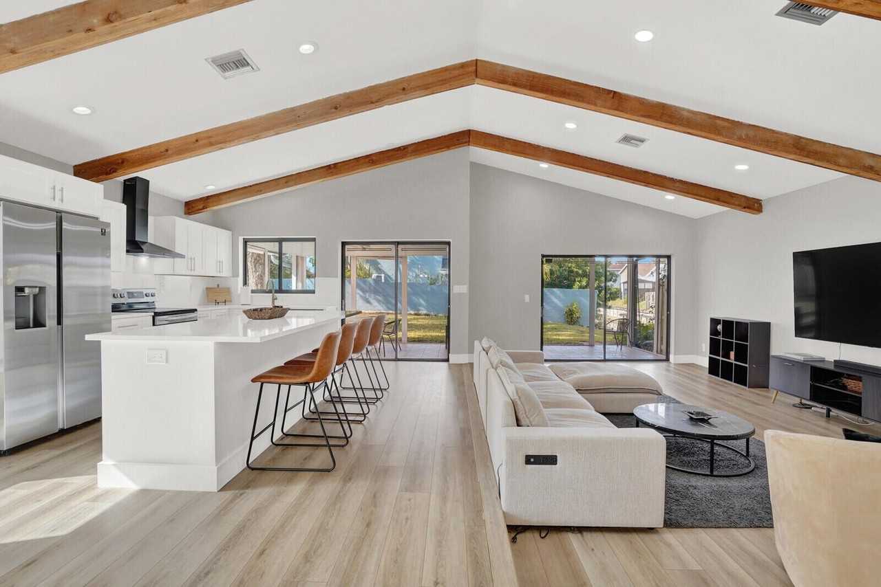 940 Rainberry Lake Dr - Photo 7 of 44