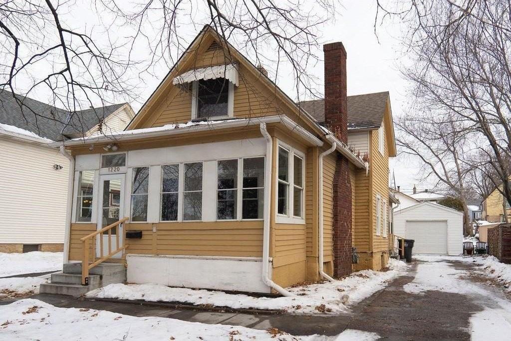 1220 Burr St - Photo 2 of 22