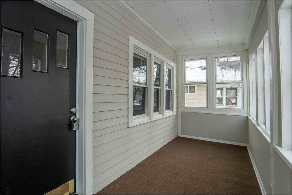 1220 Burr St - Photo 3 of 22