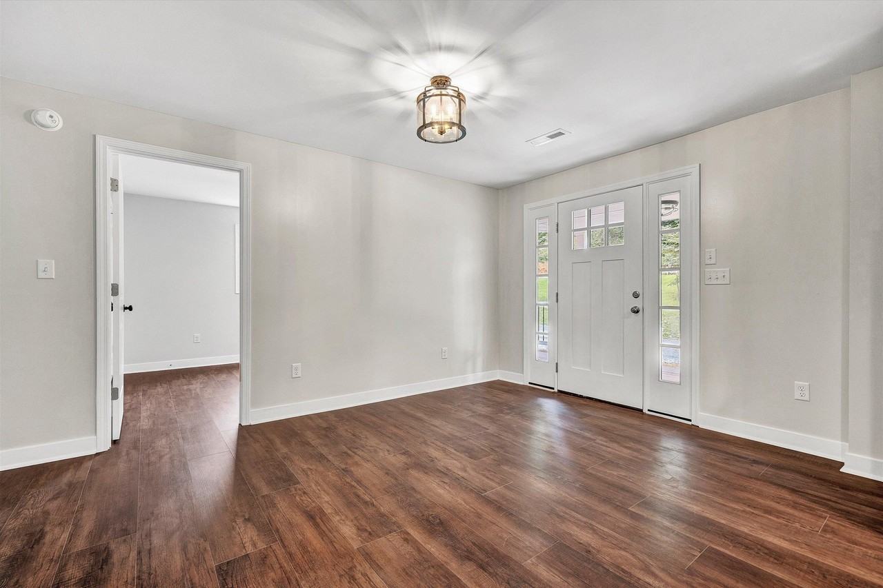 251 Meadow Branch Rd - Photo 4 of 34