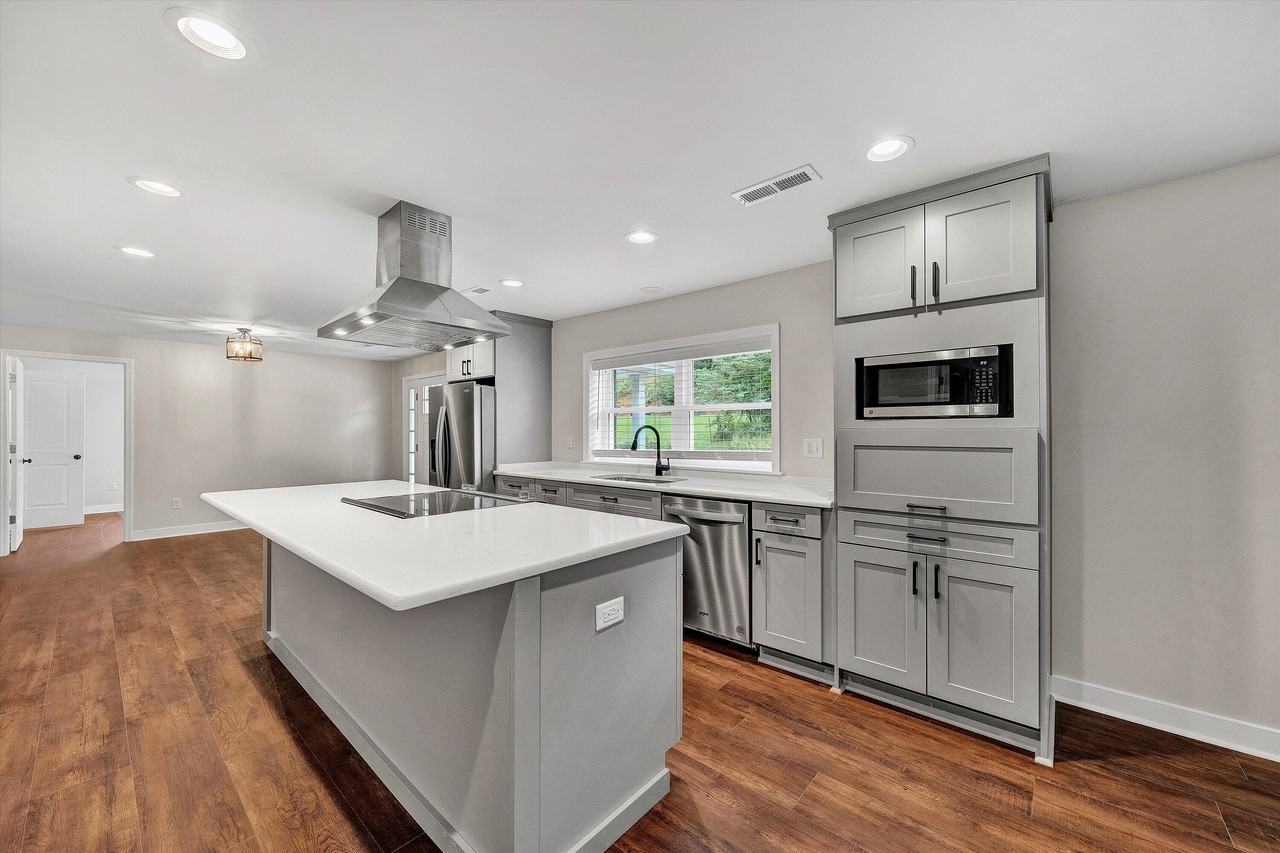 251 Meadow Branch Rd - Photo 6 of 34