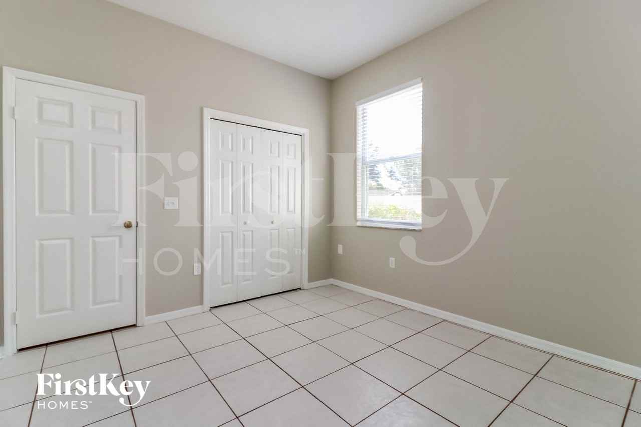 11805 Cliffwood Ct - Photo 7 of 15