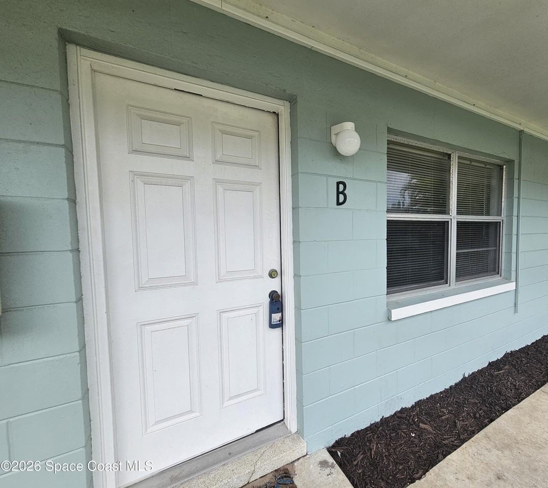 135 Roosevelt Ave Unit 135b #135B - Photo 2 of 19