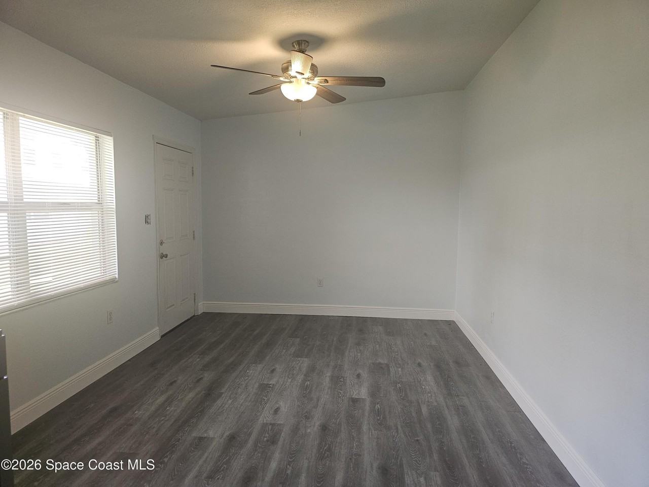 135 Roosevelt Ave Unit 135b #135B - Photo 4 of 19