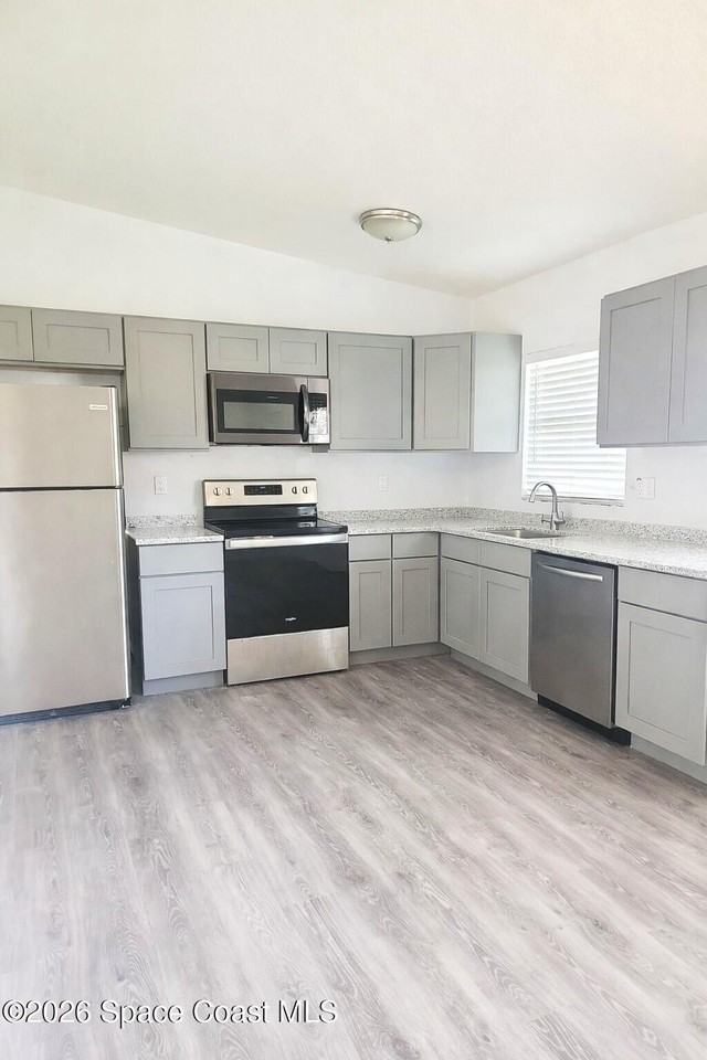 135 Roosevelt Ave Unit 135b #135B - Photo 6 of 19