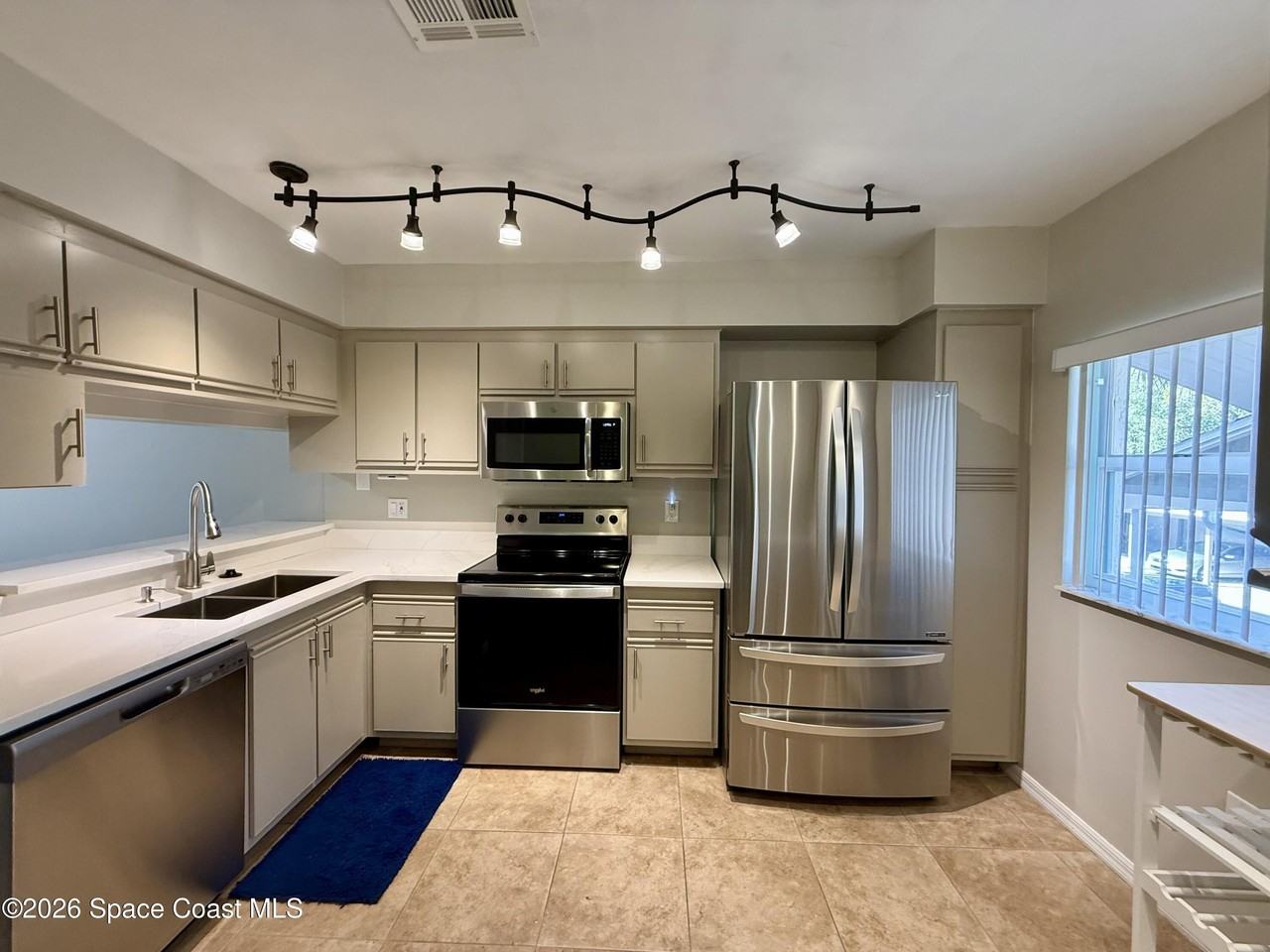 1600 Woodland Dr Apt 8206 #8206 - Photo 4 of 38