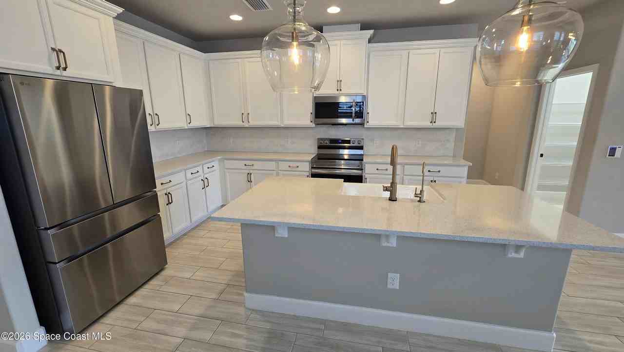 2327 Kamin Dr - Photo 3 of 27