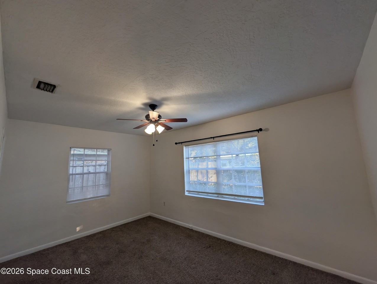 198 Jackson St - Photo 4 of 12