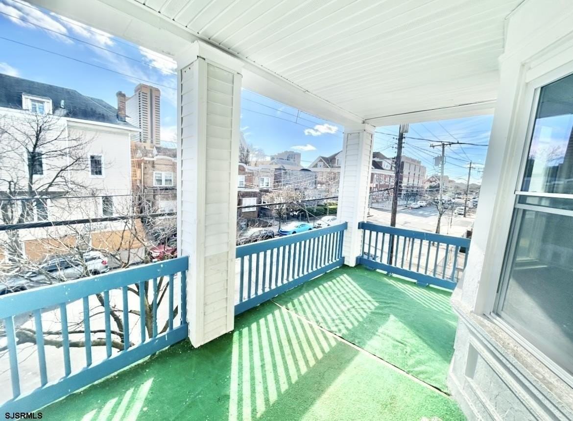 2825 Arctic Ave - Photo 2 of 11