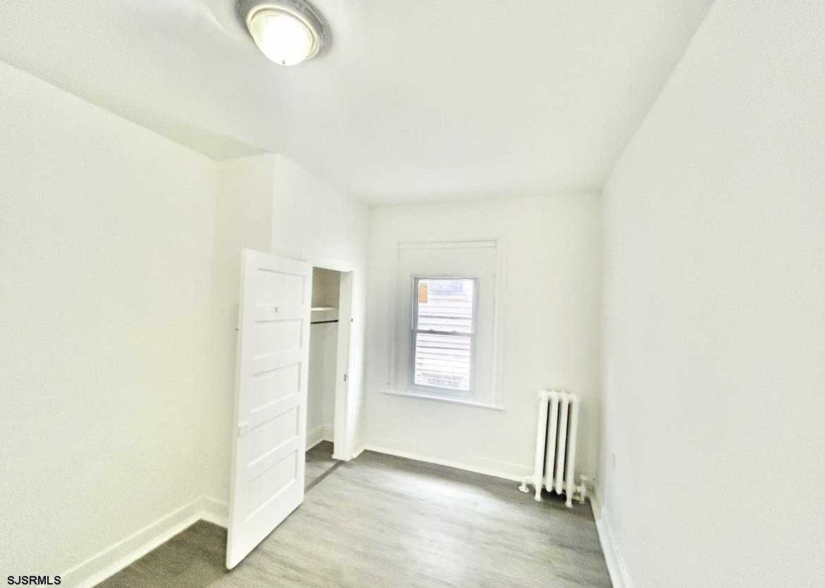 2825 Arctic Ave - Photo 7 of 11