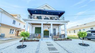 229 N Derby Ave - Photo 1 of 1