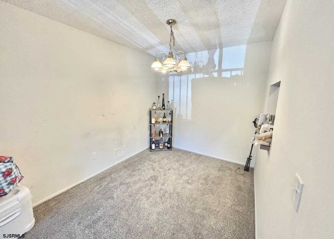 232 Colonial Ct - Photo 5 of 11