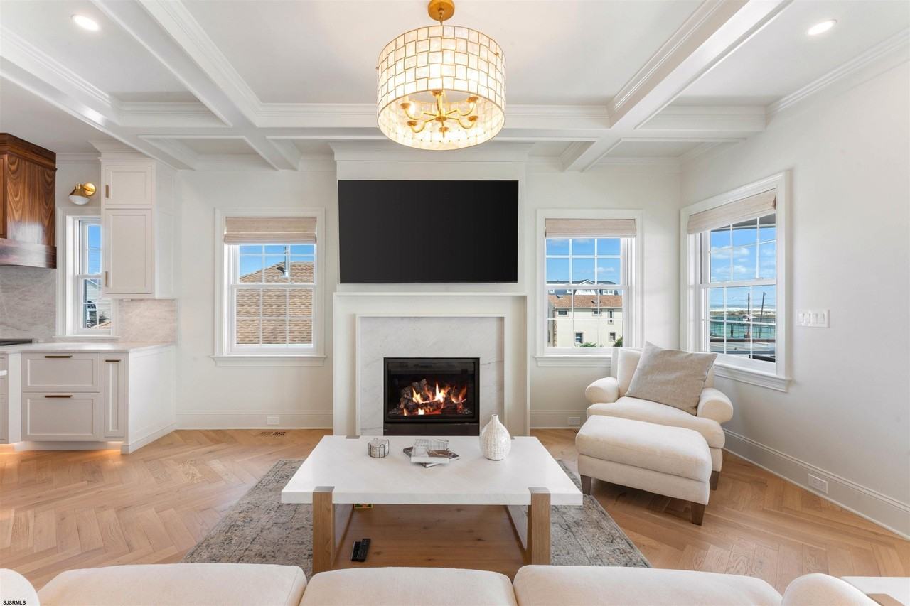 3216 Pacific Ave - Photo 3 of 50