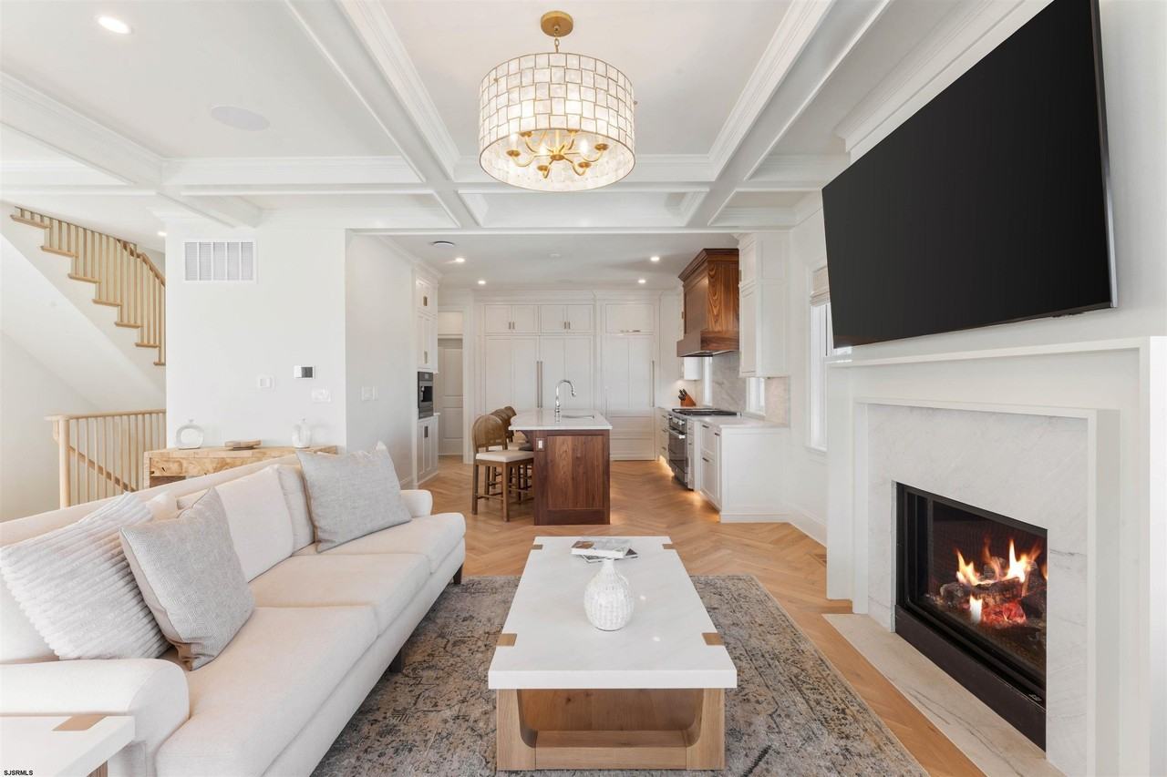 3216 Pacific Ave - Photo 5 of 50