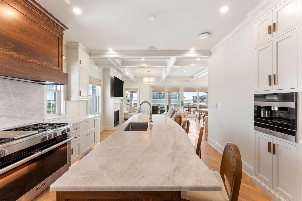 3216 Pacific Ave - Photo 7 of 50