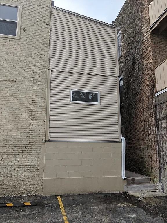 266 E Cass St - Photo 4 of 4