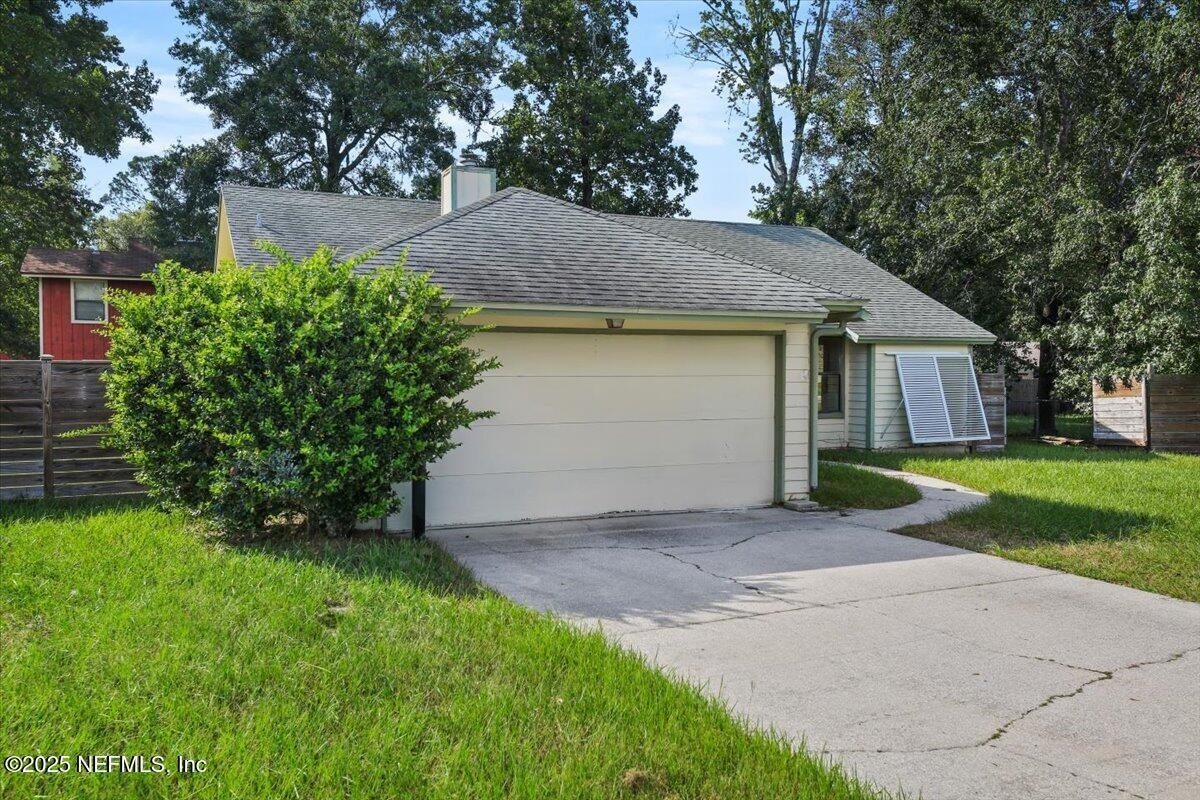 574 Constitution Dr - Photo 3 of 30