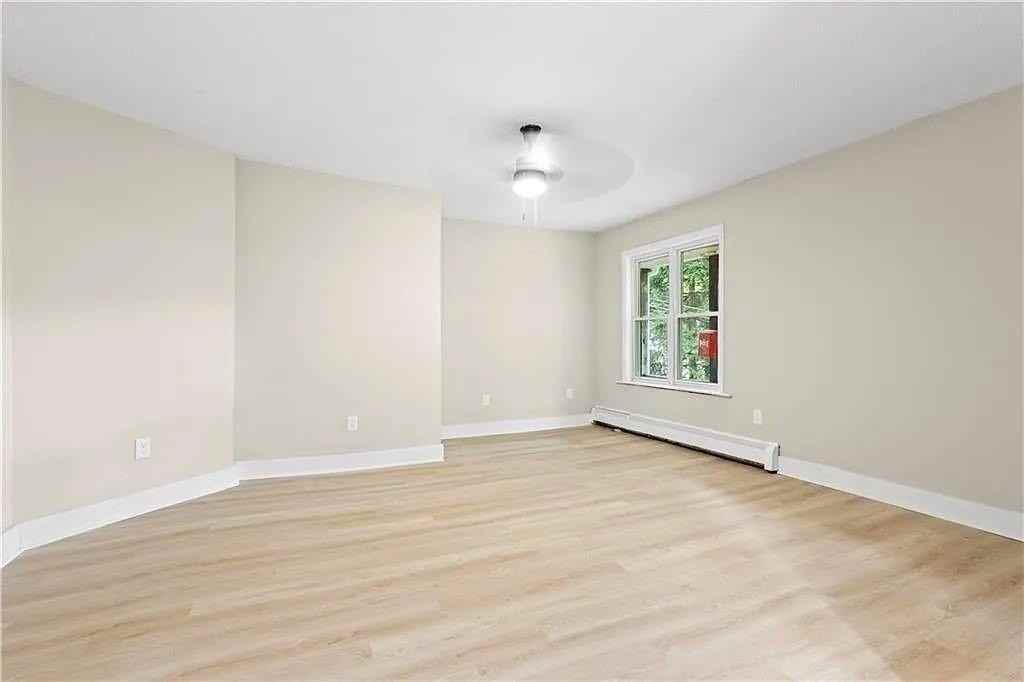 715 Elm St - Photo 3 of 9