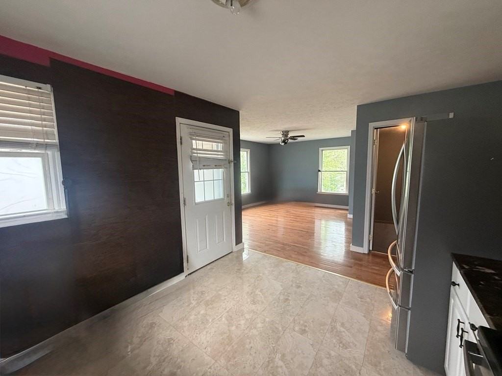 628 Locust St Nw - Photo 2 of 13