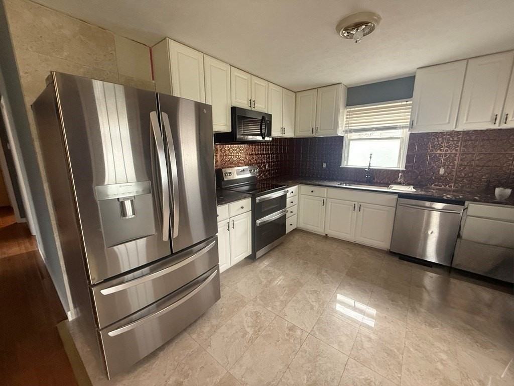 628 Locust St Nw - Photo 4 of 13