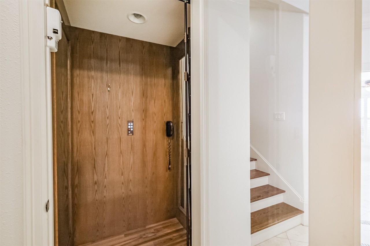 407 W Bell St - Photo 7 of 48