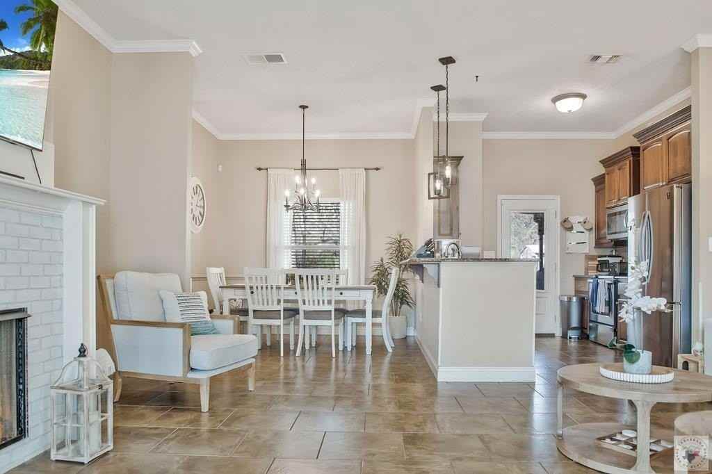 3404 Garrett Ln - Photo 3 of 17