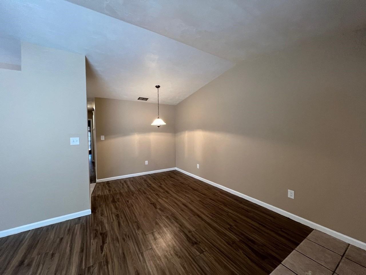 2652 Millbank Dr - Photo 4 of 19