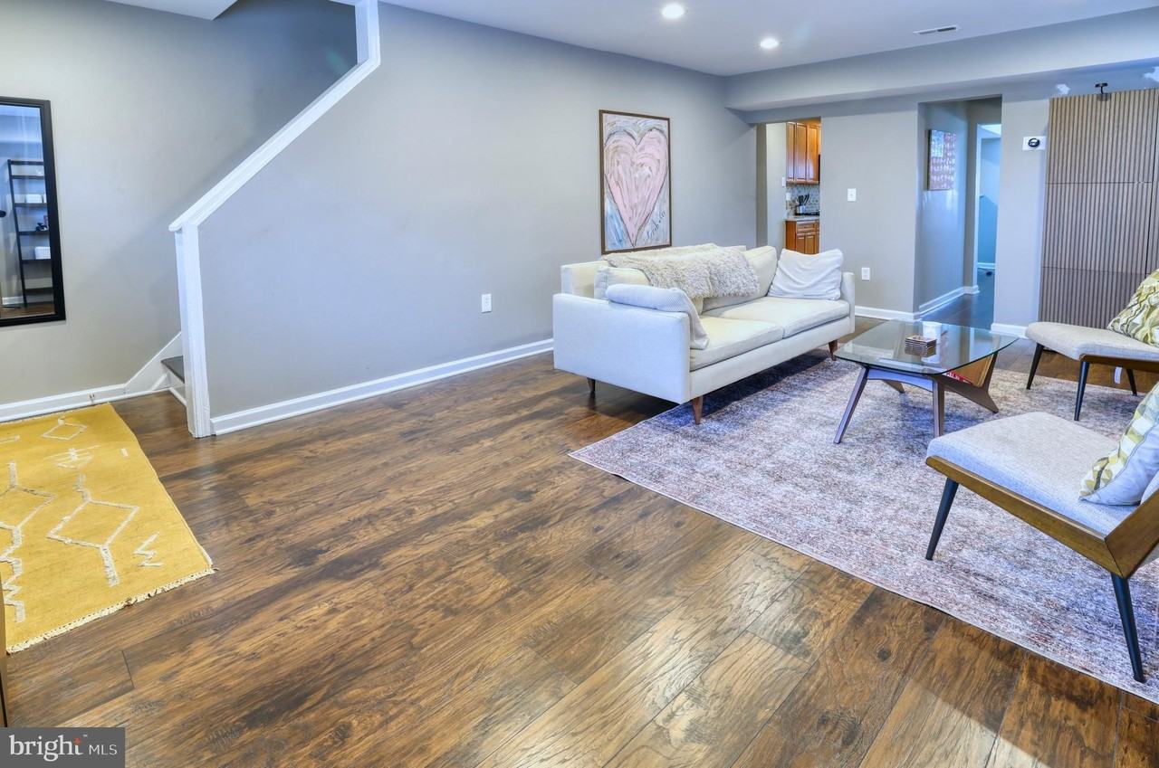 4709 Jay St Ne - Photo 6 of 27