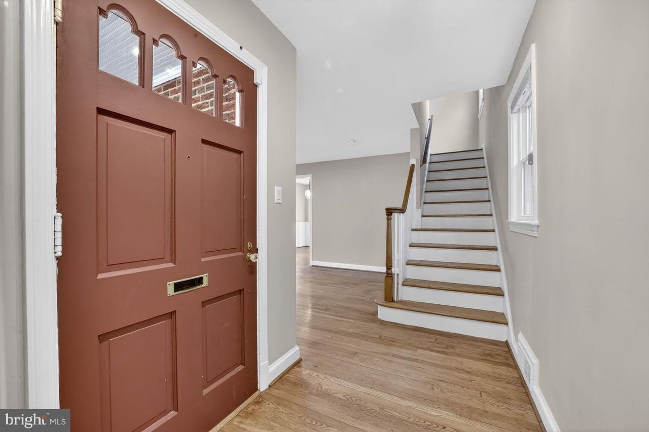 4428 Butterworth Pl Nw - Photo 6 of 38