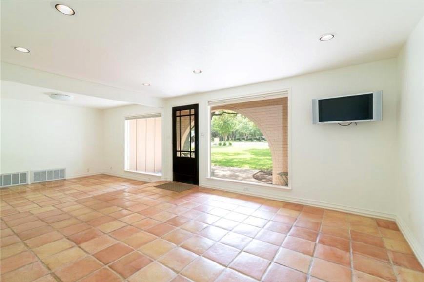 10506 D K Ranch Rd - Photo 4 of 27