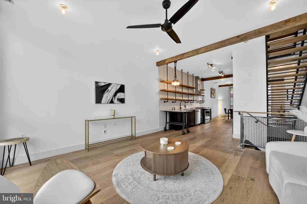 774 Girard St Nw Unit 2w #2W - Photo 3 of 18