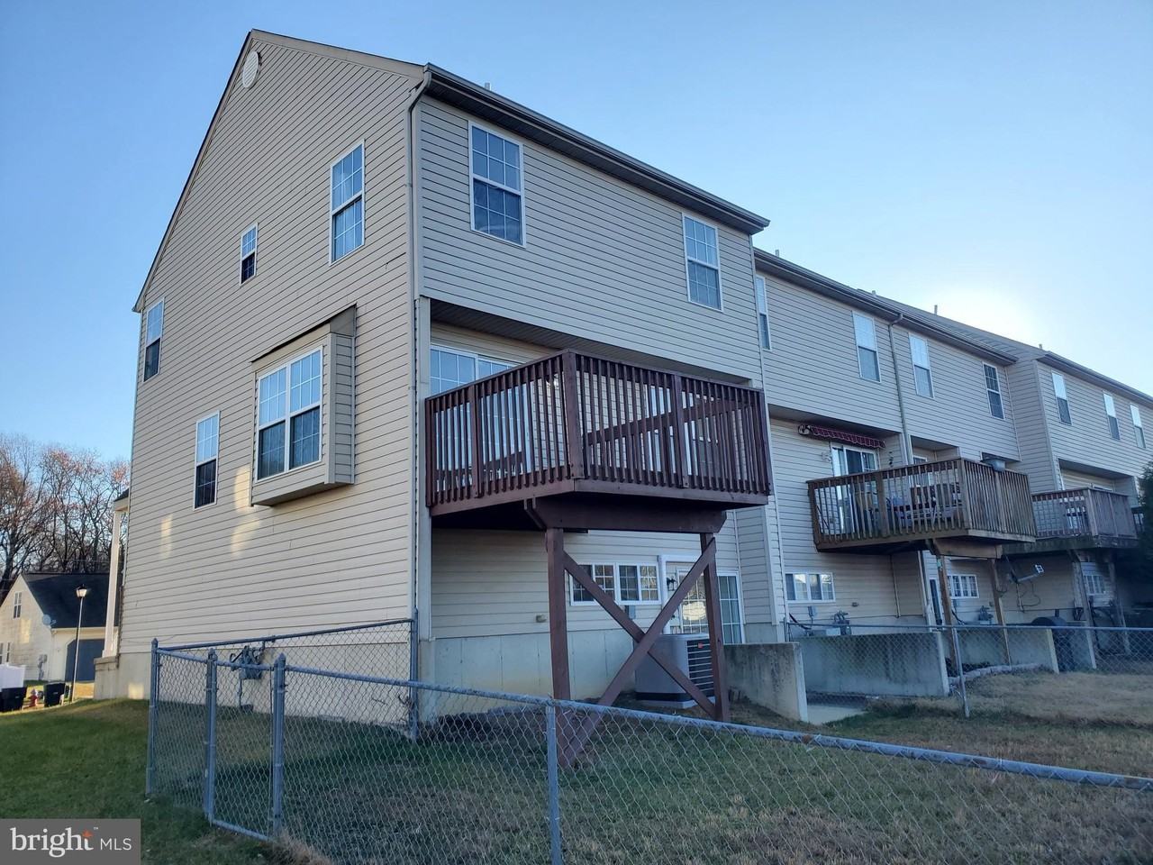 228 Trafalgar Dr - Photo 4 of 38