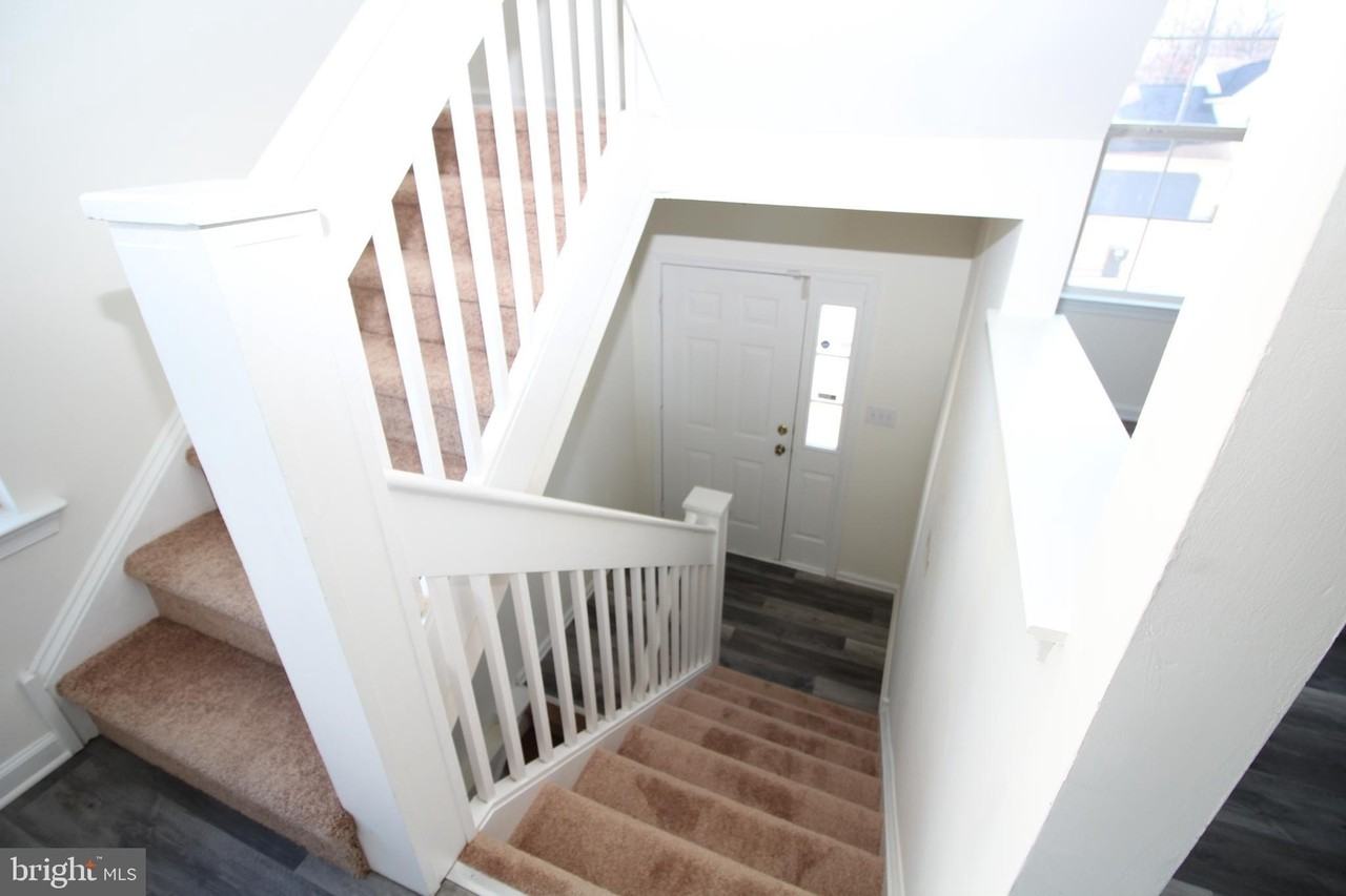 228 Trafalgar Dr - Photo 6 of 38