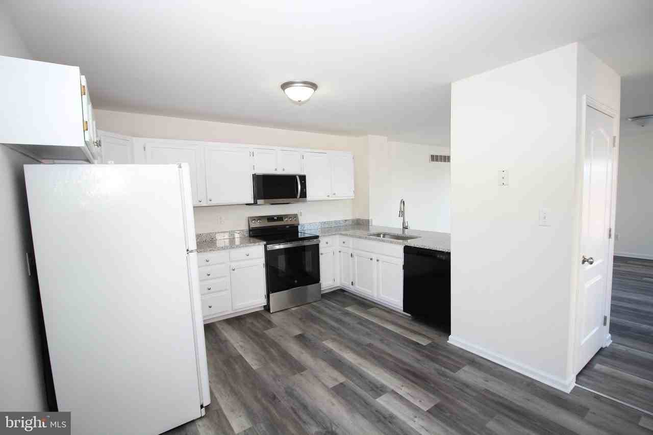 228 Trafalgar Dr - Photo 7 of 38