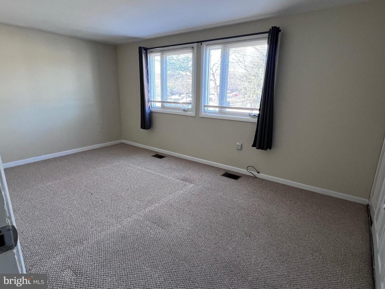 600 Glen Ct - Photo 7 of 10