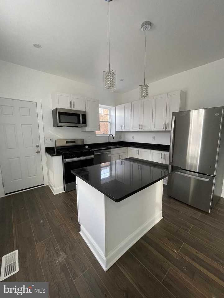 1950 Mosher St - Photo 7 of 25