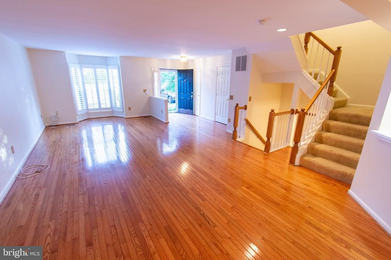 11970 Thurloe Dr - Photo 3 of 39